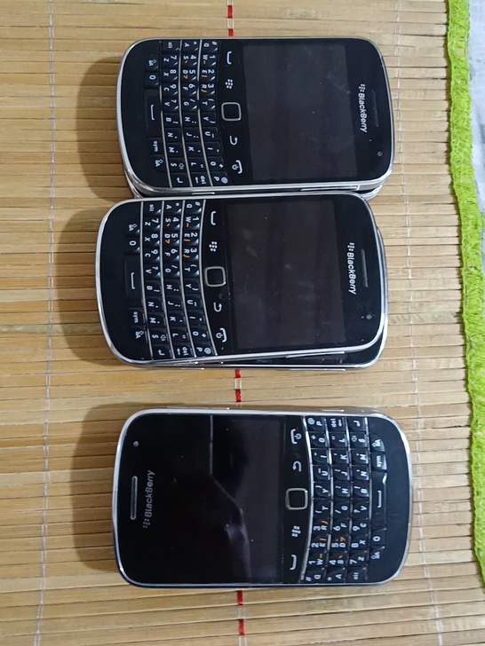 黑莓9900手机