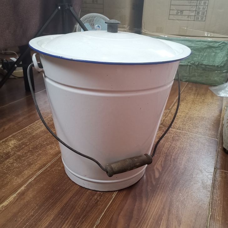 搪瓷手提水桶  带盖化工桶  工业化学桶 ...
