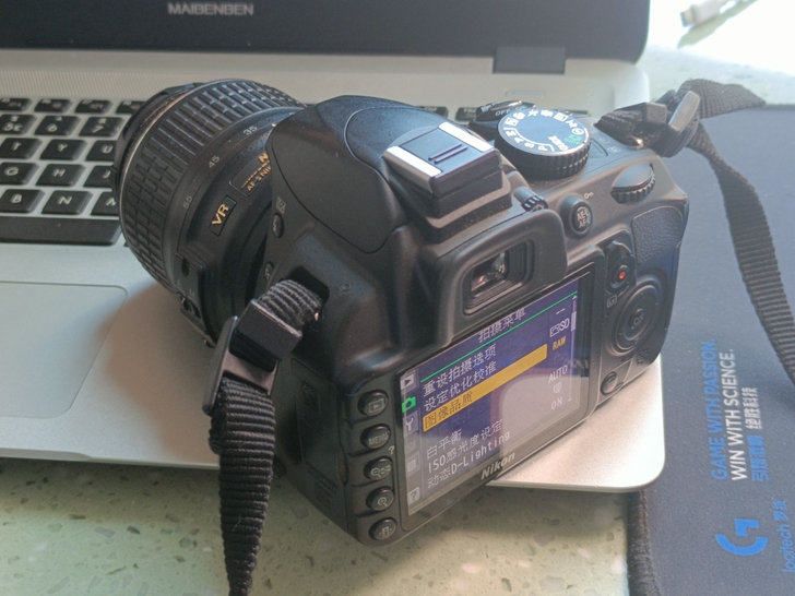 NIKON单反相机D3100和18-55G...