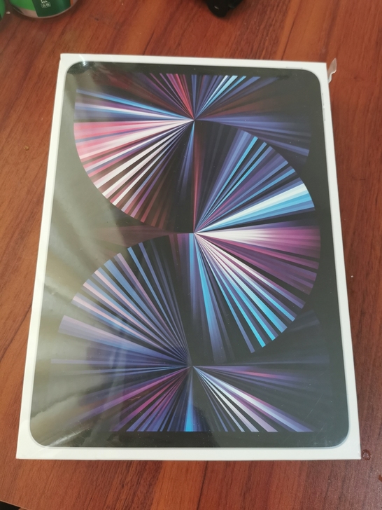 公司表彰大会发的全新港版ipadpro20...