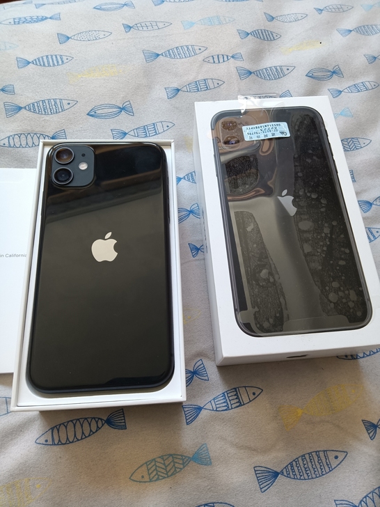 苹果11黑色64g手机,全机无划痕,双卡双...
