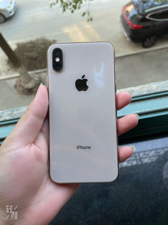 苹果iPhoneXs国行64g金色，面容识...