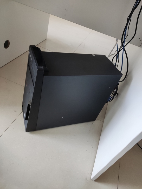 出售一套自用办公电脑,联想主机,22寸品牌...