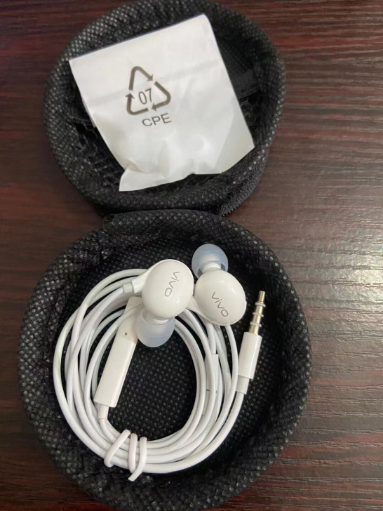 转让一套vivo耳机，vivox27手机配...