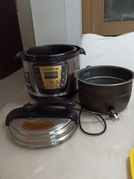 正品龙的电压力锅,6新功能正常,适合6~7...