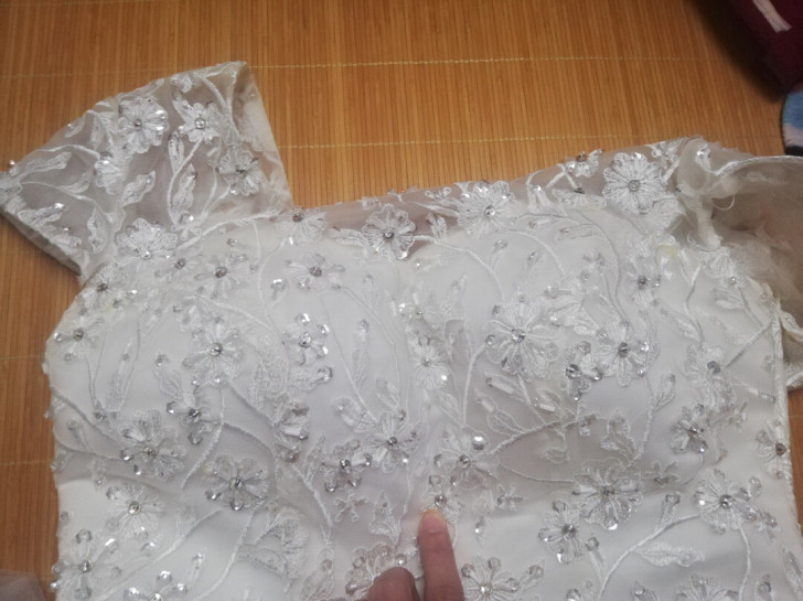 前年考化妆师,在婚纱街入手的婚纱,只是考试...