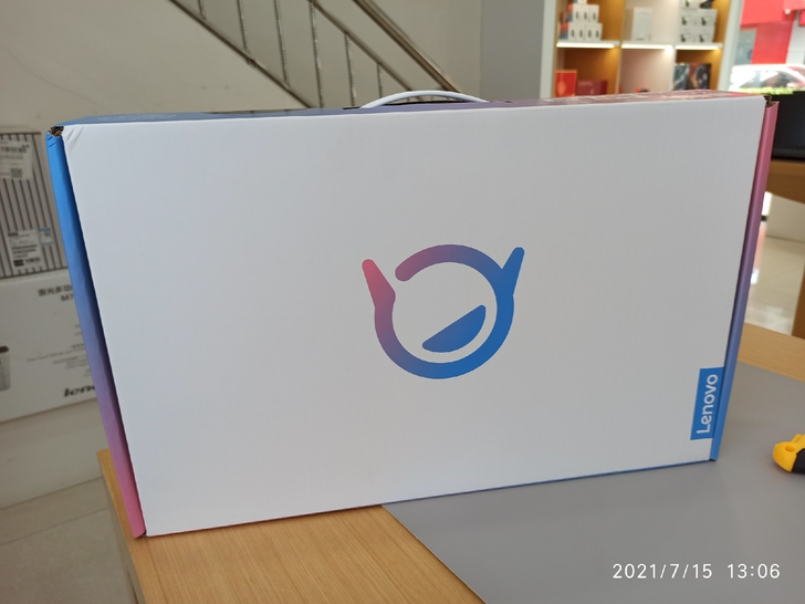 小新pro14 箱子，全新，才开封。