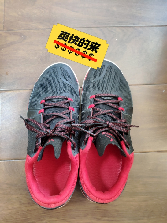 迪卡龙入的运动鞋,40码,孩子没怎么穿,脚...