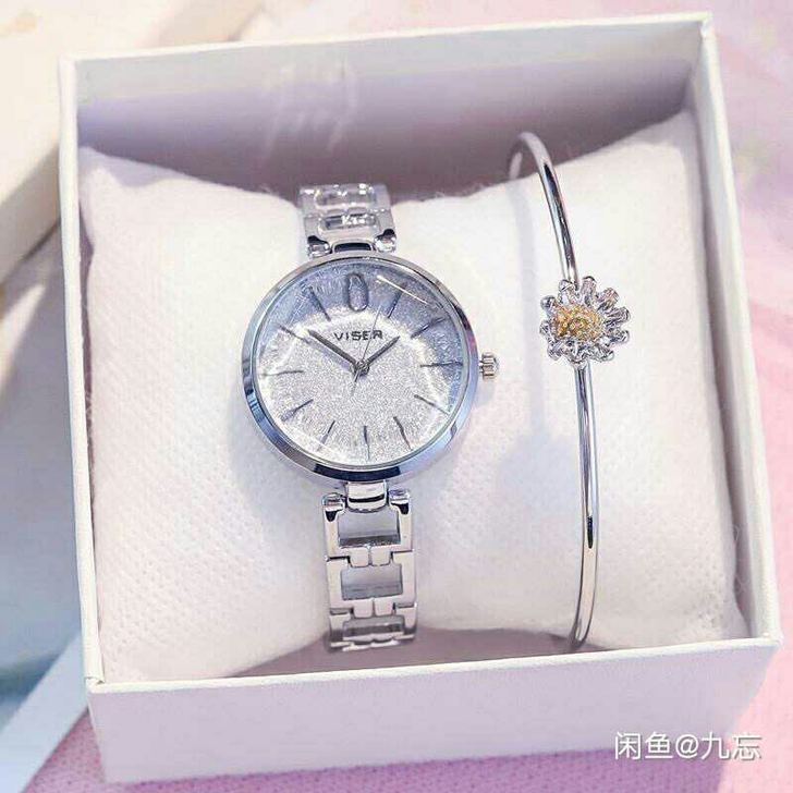 闺蜜从香港带回来的的女士手表 非常时尚漂亮...