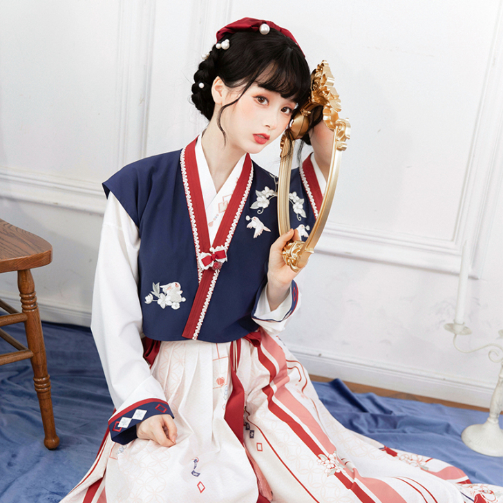 池夏 春之森:初雪姬 唐制褙子交领短衫褶裙...