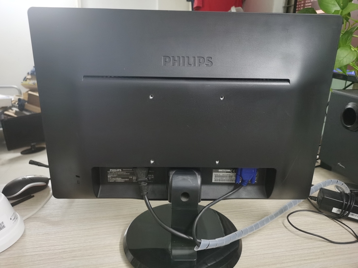 飞利浦19寸显示器10台,150元一台,成...
