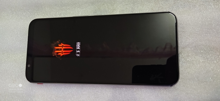 努比亚红魔3S，手机是全部原装的，电池耐用...