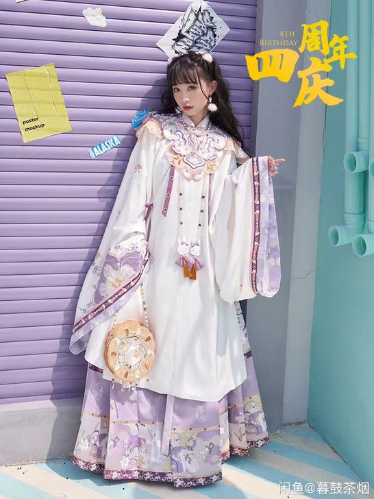 十三余 小豆蔻儿玉兔少女绣花立领长袄云肩汉服