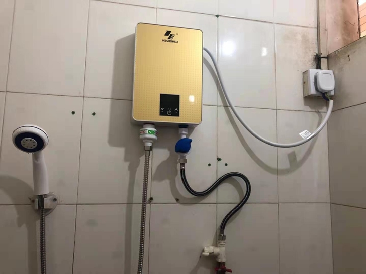 实体店不做了!全新未拆最后8台申花即热热水器