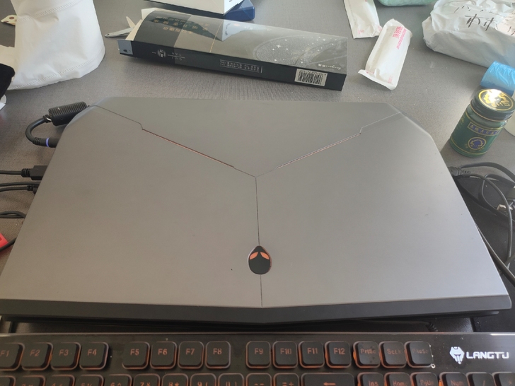 外星人笔记本  新电池 新键盘