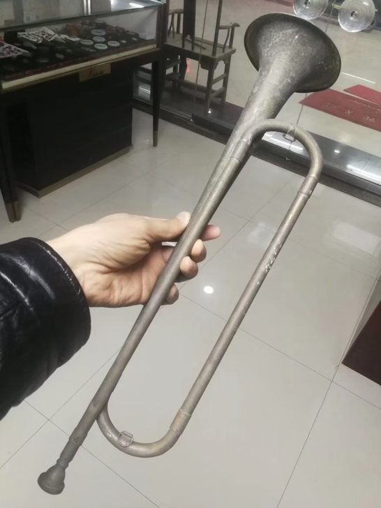 文革时期的铜号，完整可吹，长47.6厘米，...