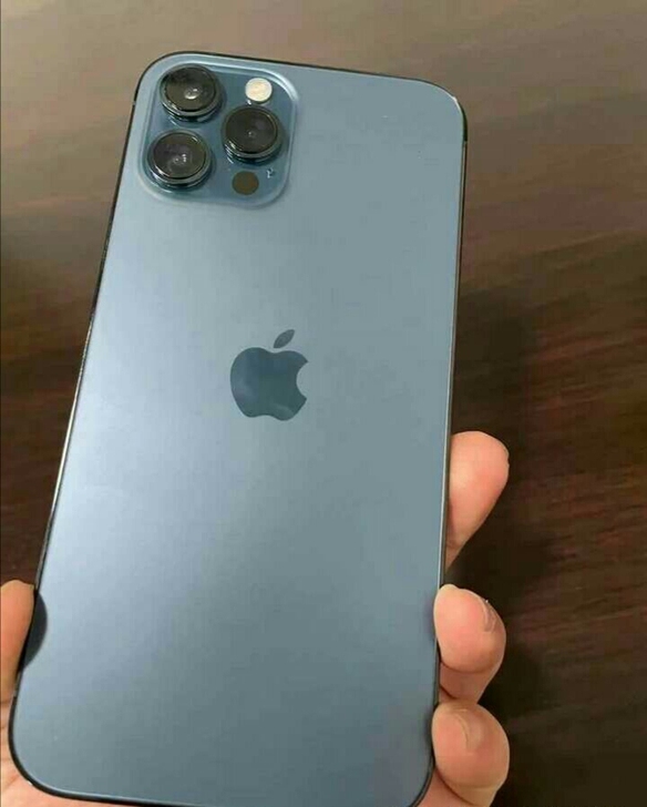 个人一手自用海蓝色iPhone 12 Pr...