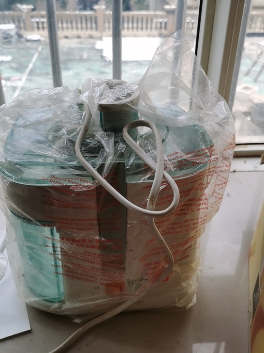 PhiIiPS榨汁机 ，没用过。