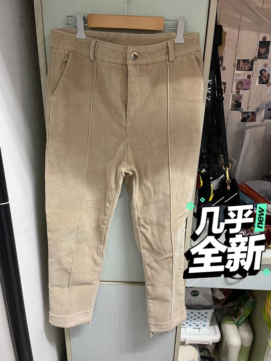 杏色灯芯绒直筒裤