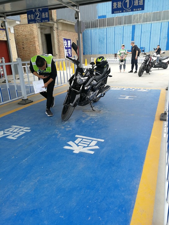 摩托车过户上牌不想跑腿的交给我来办,上门取...
