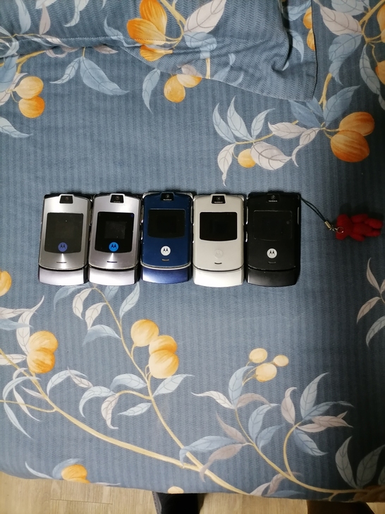 摩托罗拉刀锋系列手机，全部都开机！上卡测试...