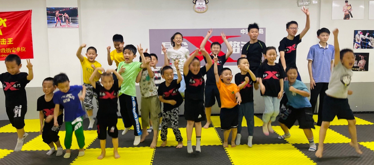 昆仑格斗搏击俱乐部火热报名中,开设成人散打...