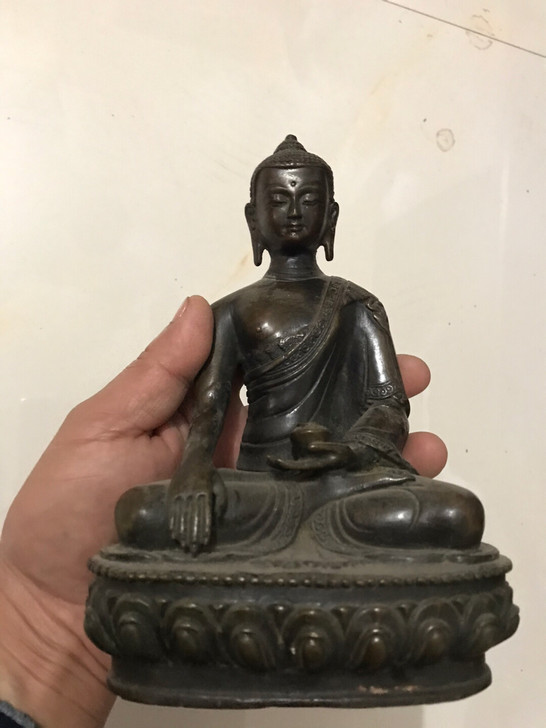几十年的铜佛像20公分高，500包邮？