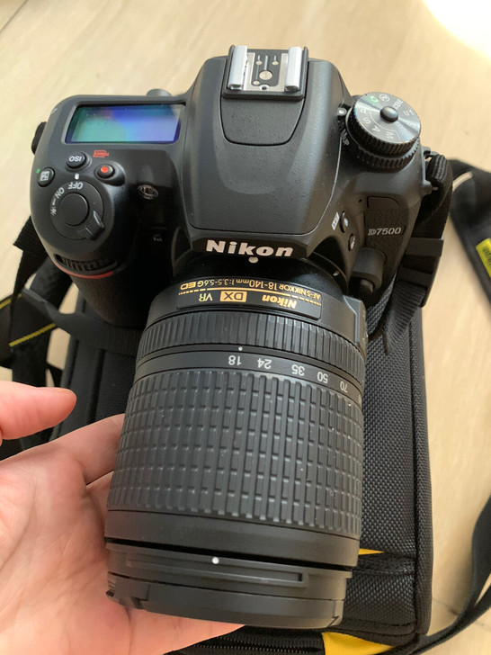 出售转让尼康D7500机身+18-140镜...