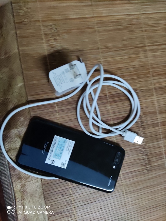 无拆无修的华为荣耀10手机，6+128g配...
