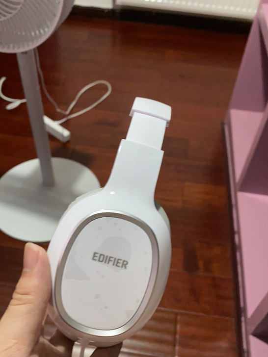 漫步者耳机。99新没用几次 膜都没撕