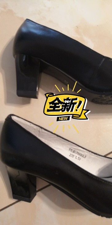 全新的鞋子，没有穿过，金属有塑料包纸，35...