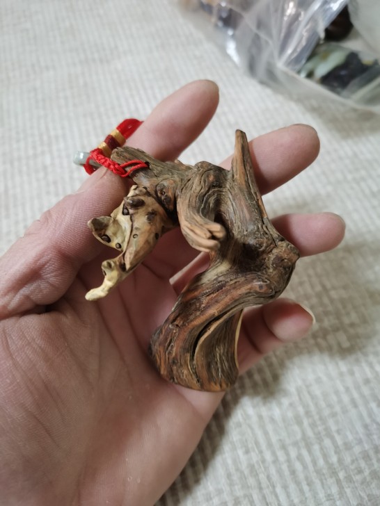 崖柏随型挂件，之前文玩市场买的，闲置便宜出...