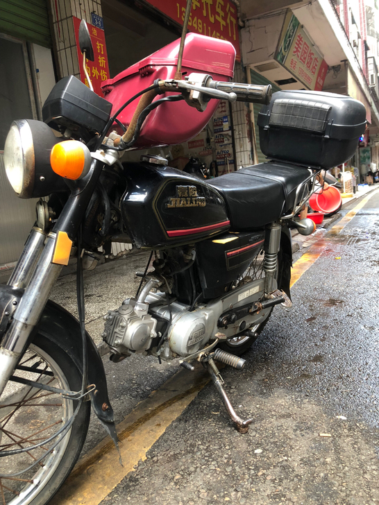 经典情怀精品嘉陵摩托车,车感机声都很好