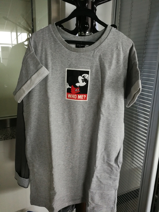 米奇毛圈带兜运动风连衣裙，全新，一次没穿过。