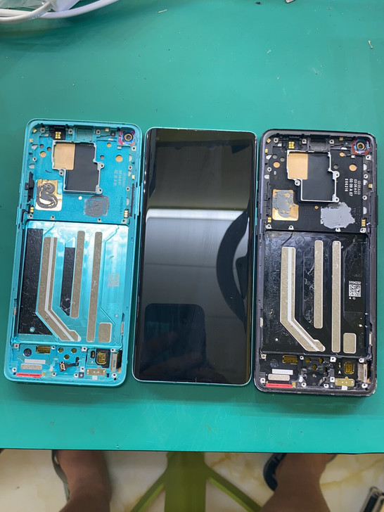 一加8Pro原装带框屏幕总成。