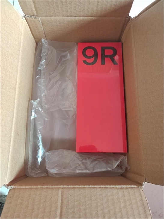 一加9r，全新未拆封，8+128