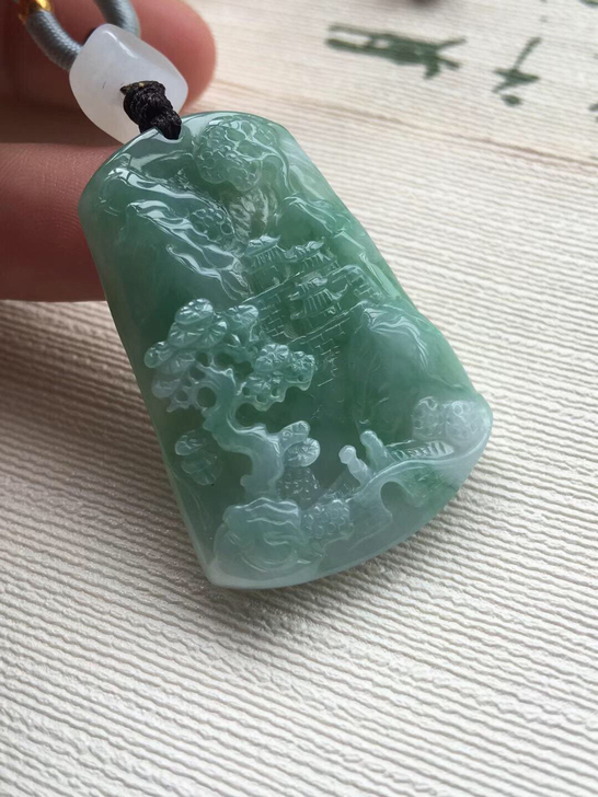 【绿山水】天然翡翠绿山水牌,雕工精细,牙签...