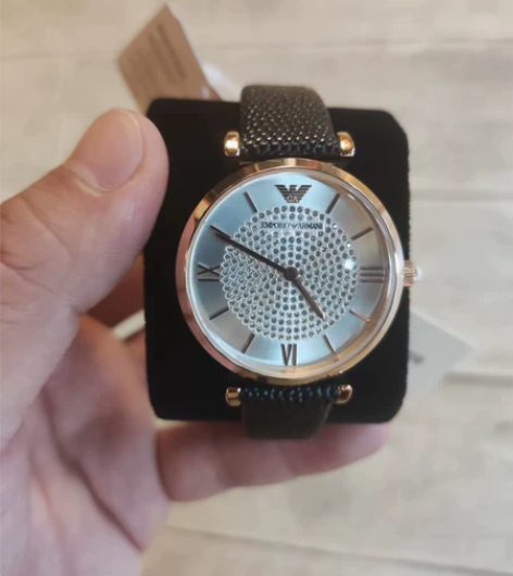 个人闲置全新满天星手表女款,黑色皮带,全国...