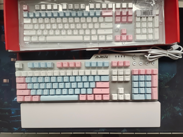 黑爵AK35I机械键盘，茶轴，白色背光，白...