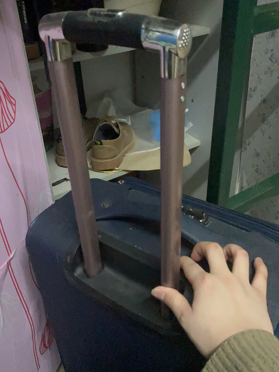 行李箱转手原因  后轮坏了我买了两新轮还没...