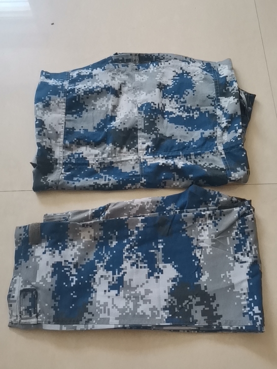 二手夏季工作服层色好无破损,88码55元一...