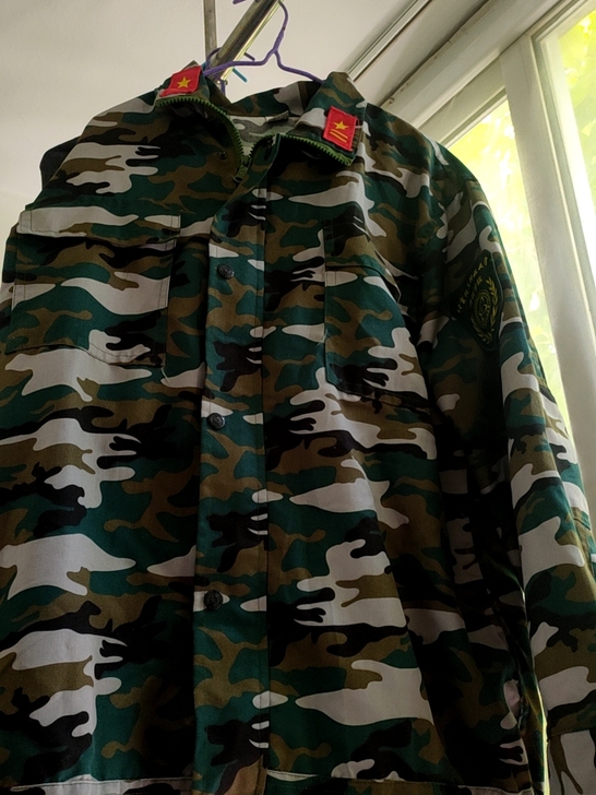 半价出全套军训服,个人身高180,体重12...