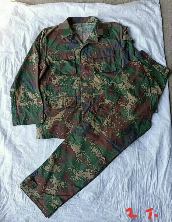 迷彩工作服,结实抗造!