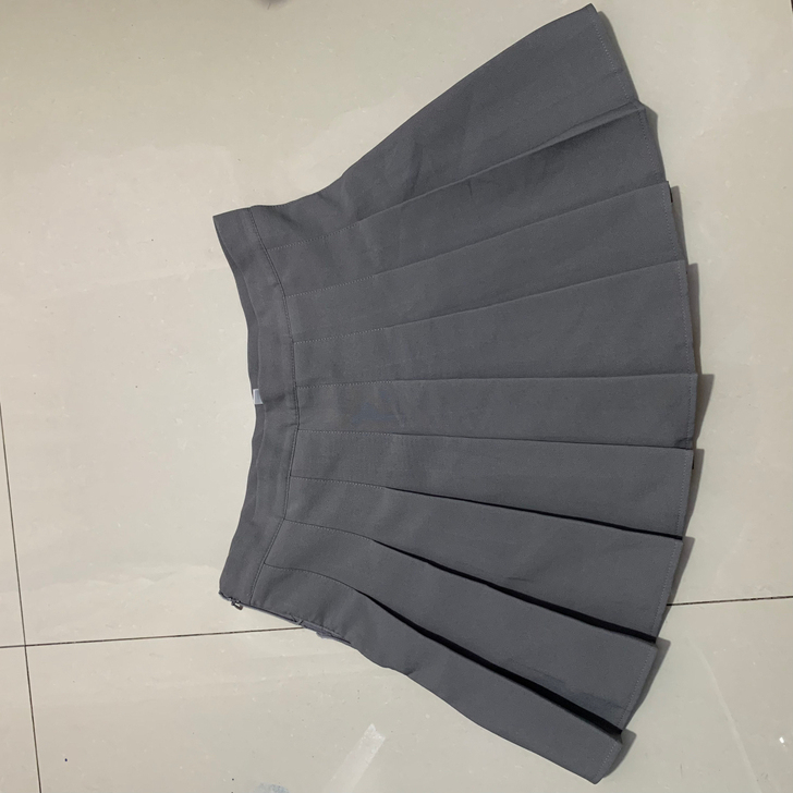 灰色短裙 拉链坏了 自己换一个就ok