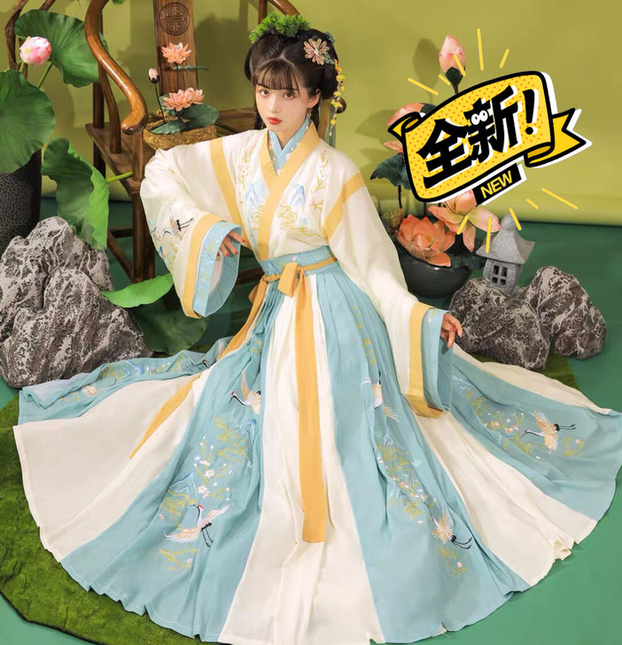 玉术汉服,很重工,收到的时候很惊喜,本来是...