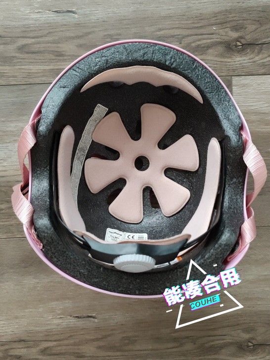 迪卡龙真冰鞋一套,小孩大了穿不了。鞋码26...