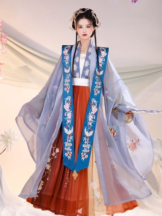 出全新M码月蓝色五件套
