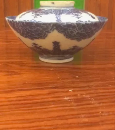 民国老青花盖碗 如图 惜有一冲线 不影响使...