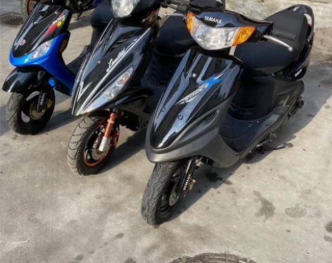 各種各樣踏板摩托車,大量現貨 感兴趣的话点...