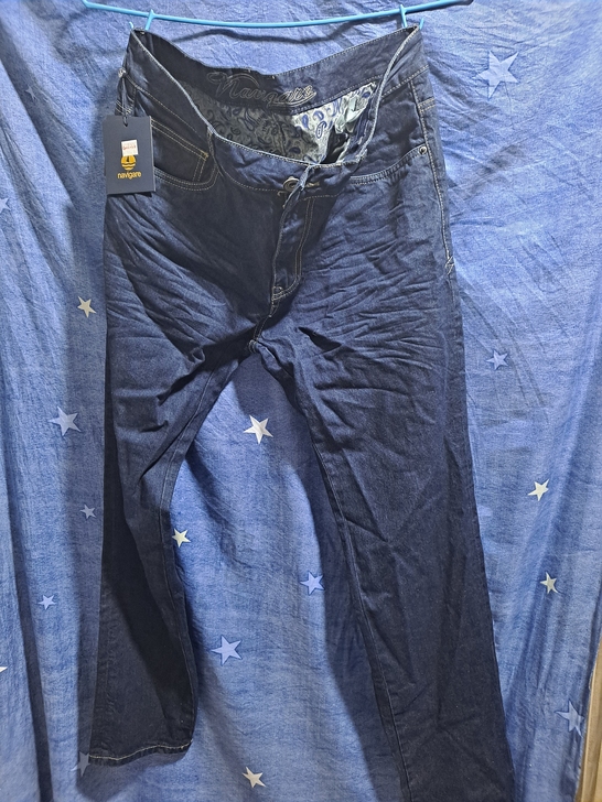 男士18588A牛仔裤新的正品
